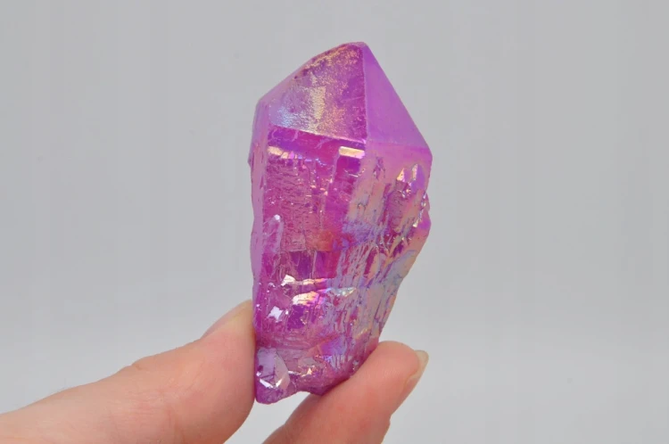 * KWARC PINK AURA KRYSZTAŁ GÓRSKI MADAGASKAR PIĘKNY RÓŻOWY KOLOR NR 7 *