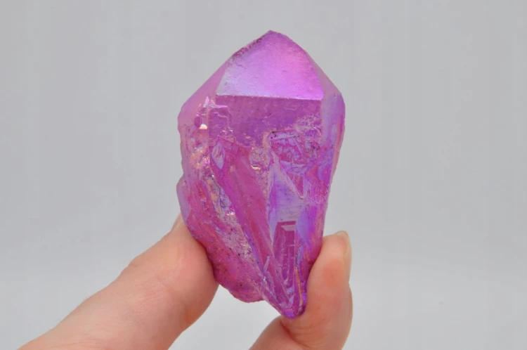 * KWARC PINK AURA KRYSZTAŁ GÓRSKI MADAGASKAR PIĘKNY RÓŻOWY KOLOR NR 7 *