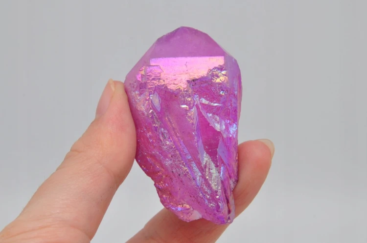 * KWARC PINK AURA KRYSZTAŁ GÓRSKI MADAGASKAR PIĘKNY RÓŻOWY KOLOR NR 7 *