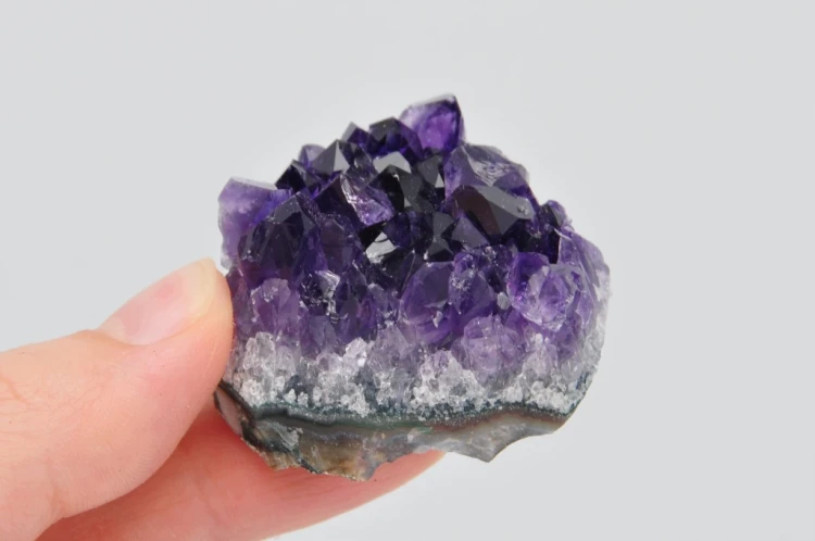 * AMETYST SZCZOTKA URUGWAJ MAŁY MINERAŁ UROCZE KRYSZTAŁY NR 12 *