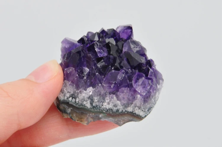 * AMETYST SZCZOTKA URUGWAJ MAŁY MINERAŁ UROCZE KRYSZTAŁY NR 12 *