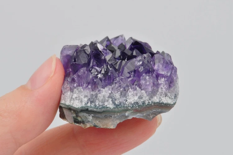 * AMETYST SZCZOTKA URUGWAJ MAŁY MINERAŁ UROCZE KRYSZTAŁY NR 12 *