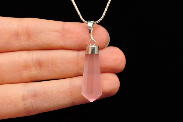 * KWARC RÓŻOWY ELEGANCKA ZAWIESZKA NA KAŻDĄ OKAZJĘ SREBRO 925 NR 28 *