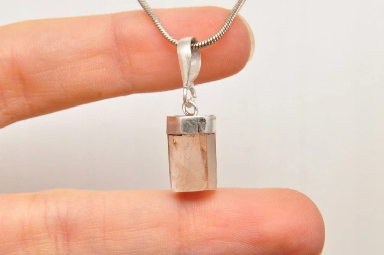* TOPAZ PAKISTAN UNIKATOWA ZAWIESZKA DELIKATNA BIŻUTERIA SREBRO 925 NR 19 *
