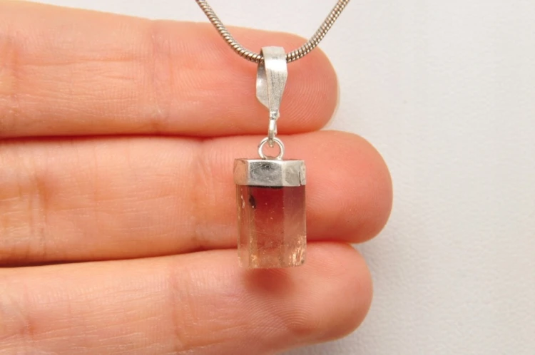 * TOPAZ PAKISTAN UNIKATOWA ZAWIESZKA DELIKATNA BIŻUTERIA SREBRO 925 NR 19 *