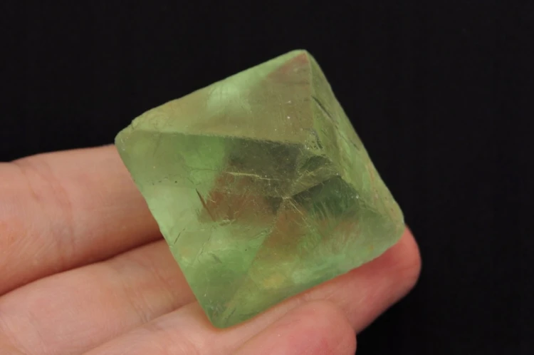 * FLUORYT CHINY ZIELONA KOSTKA PIĘKNY MINERAŁ NR F2 4 *
