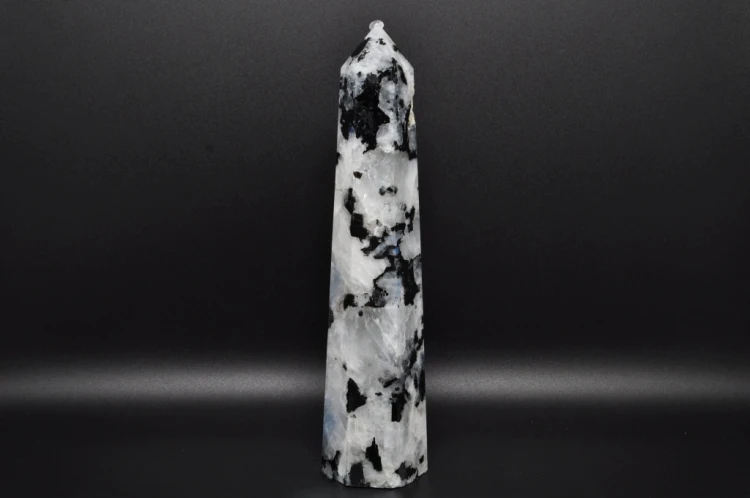 * KAMIEŃ KSIĘŻYCOWY MOONSTONE OBELISK WIEŻA MIENIĄCY OKAZ NR 3 *