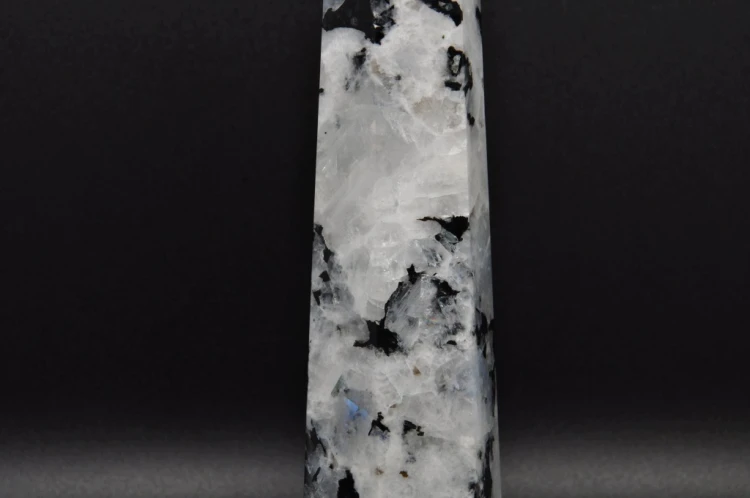 * KAMIEŃ KSIĘŻYCOWY MOONSTONE OBELISK WIEŻA MIENIĄCY OKAZ NR 3 *