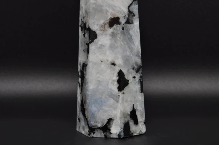 * KAMIEŃ KSIĘŻYCOWY MOONSTONE OBELISK WIEŻA MIENIĄCY OKAZ NR 3 *