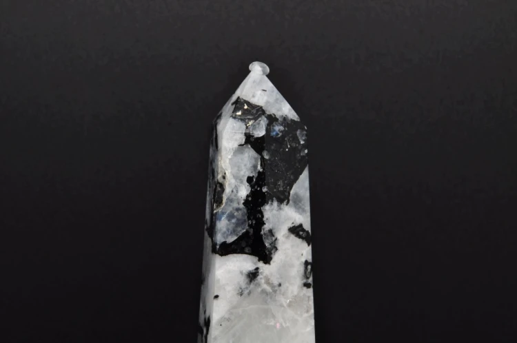 * KAMIEŃ KSIĘŻYCOWY MOONSTONE OBELISK WIEŻA MIENIĄCY OKAZ NR 3 *
