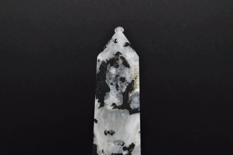 * KAMIEŃ KSIĘŻYCOWY MOONSTONE OBELISK WIEŻA MIENIĄCY OKAZ NR 3 *
