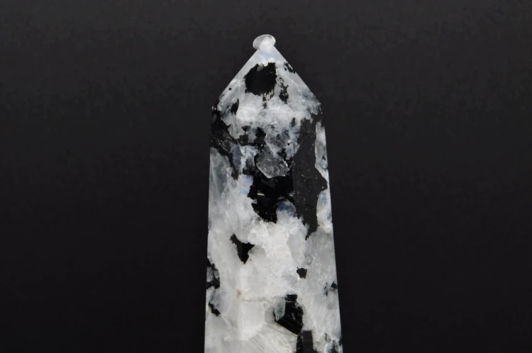 * KAMIEŃ KSIĘŻYCOWY MOONSTONE OBELISK WIEŻA MIENIĄCY OKAZ NR 3 *
