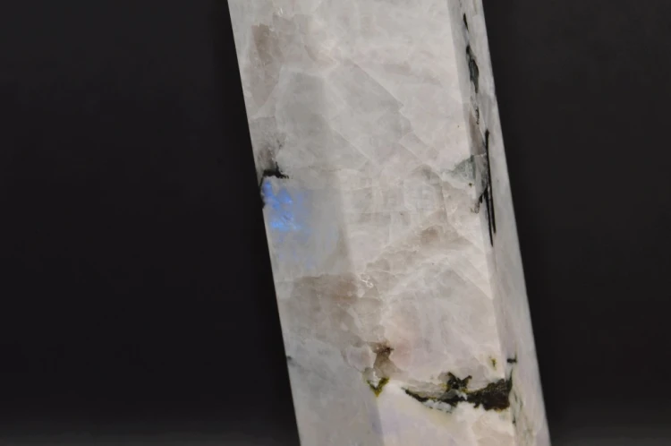 * KAMIEŃ KSIĘŻYCOWY MOONSTONE OBELISK PIĘKNY OKAZ KAMIEŃ NATURALNY NR 1 *