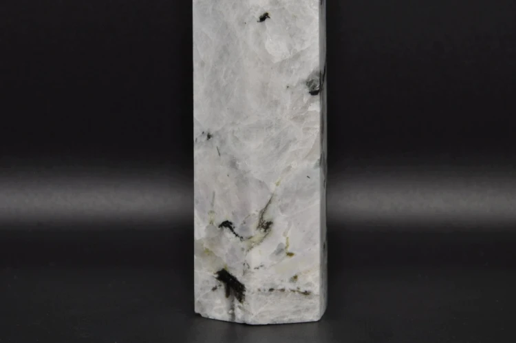 * KAMIEŃ KSIĘŻYCOWY MOONSTONE OBELISK PIĘKNY OKAZ KAMIEŃ NATURALNY NR 1 *