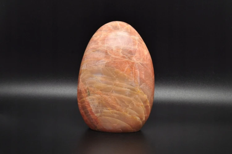 * KAMIEŃ SŁONECZNY MADAGASKAR PRZEPIĘKNY STOJĄCY MINERAŁ NATURALNY NR 4 *