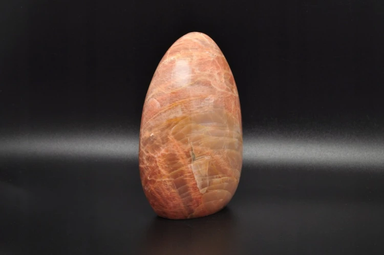 * KAMIEŃ SŁONECZNY MADAGASKAR PRZEPIĘKNY STOJĄCY MINERAŁ NATURALNY NR 4 *