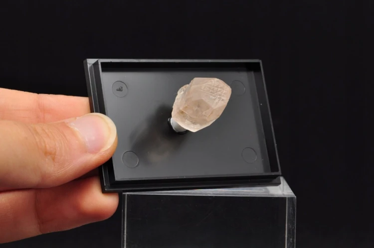 * TOPAZ PAKISTAN WYJĄTKOWY MINERAŁ W PUDEŁKU DO KOLEKCJI NR 1 *