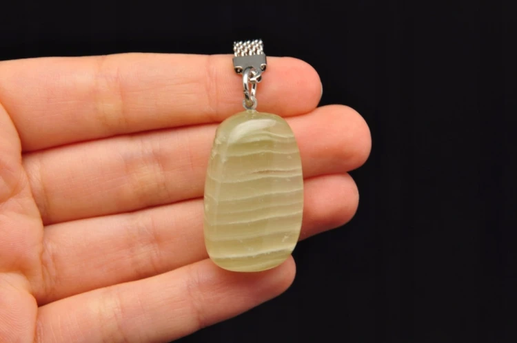 * ONYKS PAKISTAŃSKI PRZEPIĘKNY BRELOK NATURALNY MINERAŁ NR 11 *