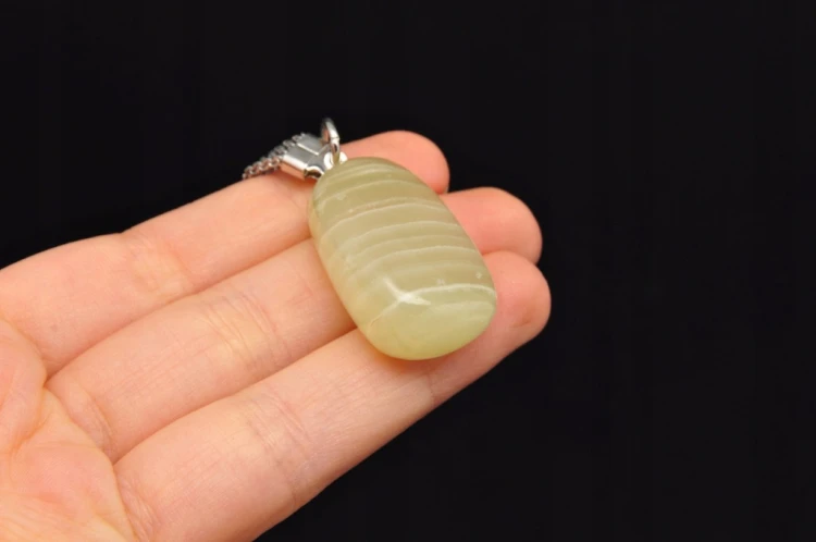 * ONYKS PAKISTAŃSKI PRZEPIĘKNY BRELOK NATURALNY MINERAŁ NR 11 *