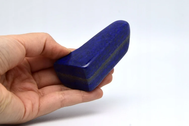 * LAPIS LAZULI AFGANISTAN INTERESUJĄCY KSZTAŁT SZLIFOWANY KAMIEŃ NR 11 *