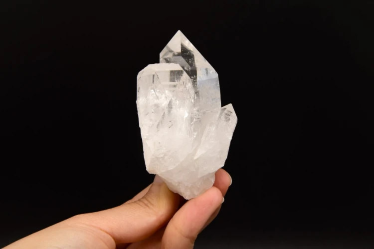 * KRYSZTAŁ GÓRSKI BRAZYLIA UROKLIWY MINERAŁ CZYSTY SUROWY OKAZ NR 7 *