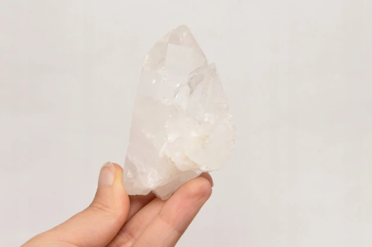 * KRYSZTAŁ GÓRSKI BRAZYLIA UROKLIWY MINERAŁ CZYSTY SUROWY OKAZ NR 7 *