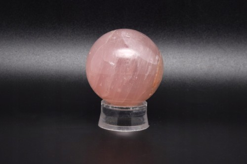 * KWARC RÓŻOWY NATURALNY MINERAŁ PIĘKNA KULA ŚLICZNA DEKORACJA NR 6 *