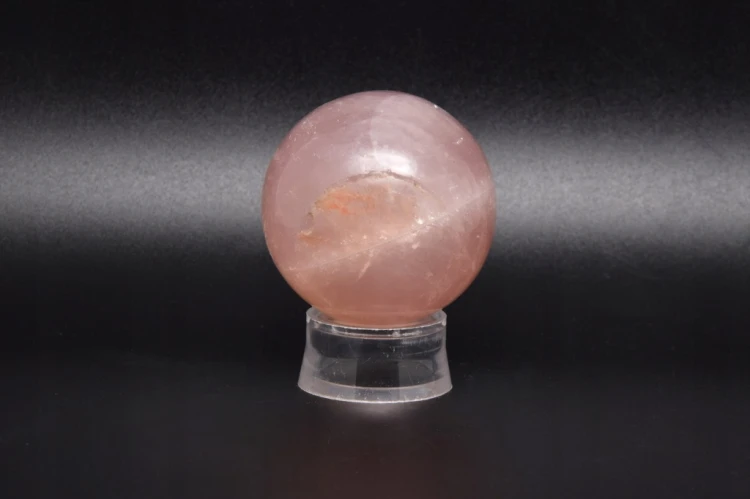 * KWARC RÓŻOWY NATURALNY MINERAŁ PIĘKNA KULA ŚLICZNA DEKORACJA NR 6 *