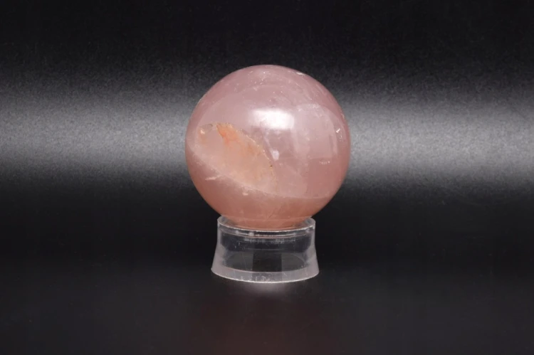 * KWARC RÓŻOWY NATURALNY MINERAŁ PIĘKNA KULA ŚLICZNA DEKORACJA NR 6 *