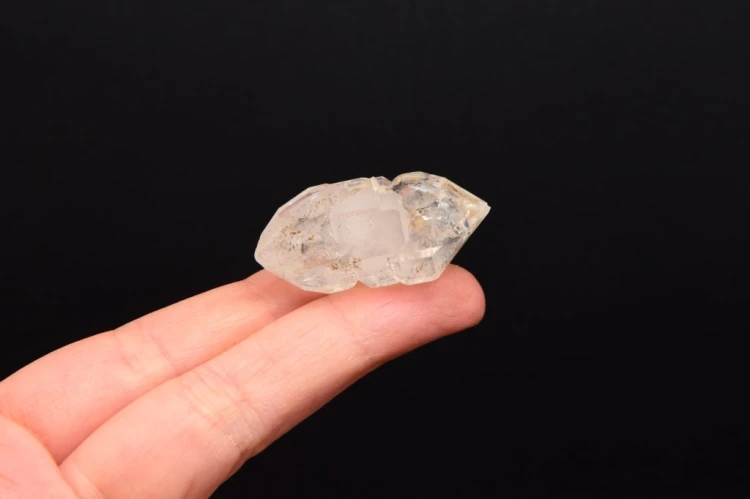 * KWARC W STYLU HERKIMER MAROKO ŚLICZNY DWUSTRONNY KRYSZTAŁ W RAMCE 3D NR 3