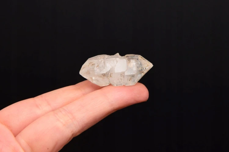 * KWARC W STYLU HERKIMER MAROKO ŚLICZNY DWUSTRONNY KRYSZTAŁ W RAMCE 3D NR 3