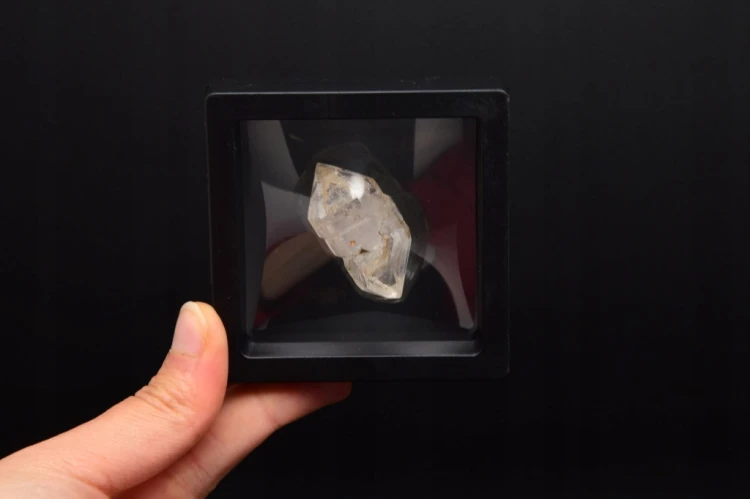 * KWARC W STYLU HERKIMER MAROKO ŚLICZNY DWUSTRONNY KRYSZTAŁ W RAMCE 3D NR 3