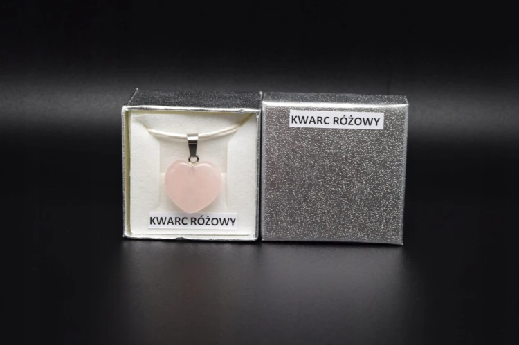 * KWARC RÓŻOWY ZACHWYCAJĄCA ZAWIESZKA SERCE W PUDEŁKU NR 11 *