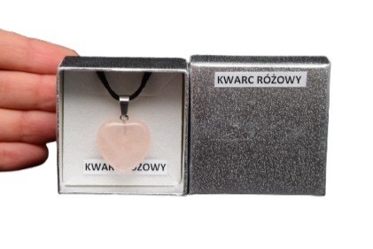* KWARC RÓŻOWY UROCZA ZAWIESZKA SERCE W PUDEŁKU DLA WYJĄTKOWEJ OSOBY NR 8 *