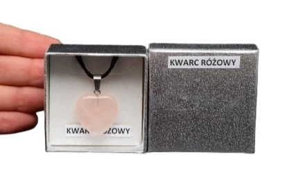 * KWARC RÓŻOWY UROCZA ZAWIESZKA SERCE W PUDEŁKU DLA WYJĄTKOWEJ OSOBY NR 8 *