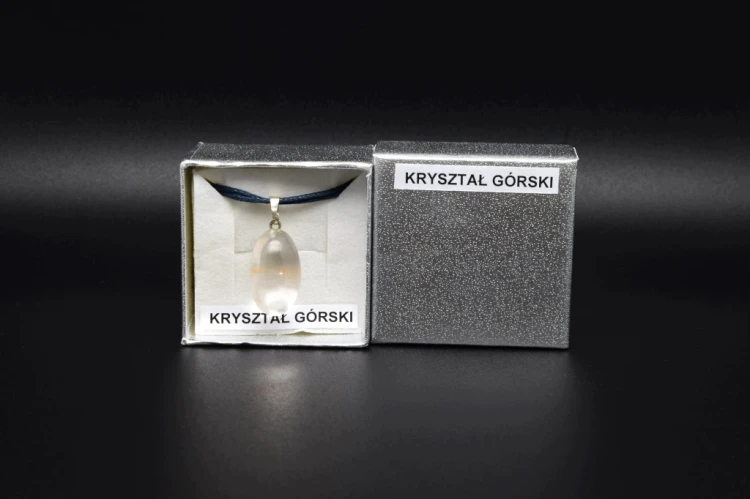 * KRYSZTAŁ GÓRSKI ŚLICZNA OWALNA ZAWIESZKA W PUDEŁKU CZYSTY OKAZ NR 28 *