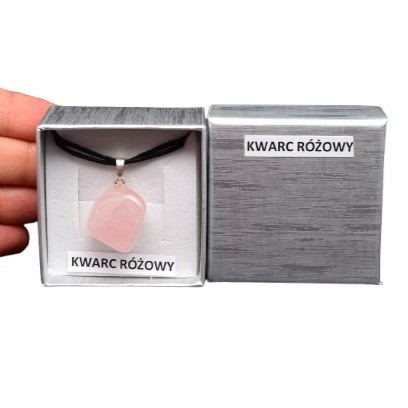 * KWARC RÓŻOWY ŚLICZNA ZAWIESZKA NA SZNURKU W PUDEŁKU PIĘKNA BARWA NR 22 *