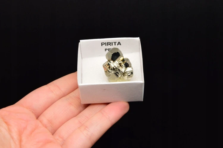 * KOSTKA PIRYTU PERU INTERESUJĄCY OKAZ ŚLICZNY MINERAŁ NR 5 *