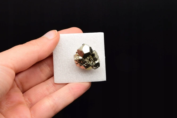 * KOSTKA PIRYTU PERU INTERESUJĄCY OKAZ ŚLICZNY MINERAŁ NR 5 *