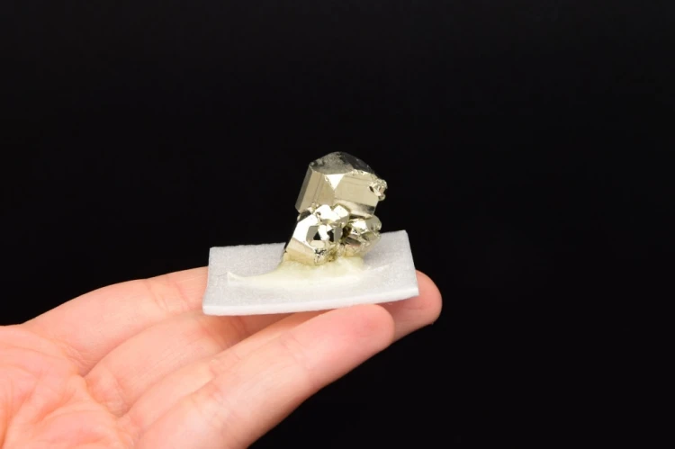 * KOSTKA PIRYTU PERU PIĘKNY MINERAŁ NIETYPOWY NATURALNY OKAZ NR 4 *