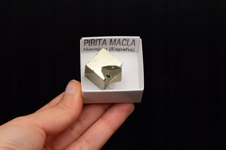 * KOSTKA PIRYTU HISZPANIA CUDNY MINERAŁ DO KOLEKCJI NR 5 *