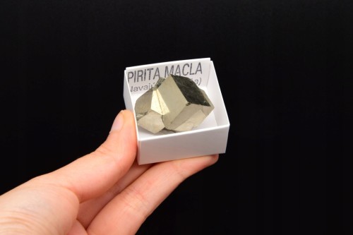 * KOSTKA PIRYTU HISZPANIA WYJĄTKOWY MINERAŁ ŚWIETNY KSZTAŁT NR 4 *