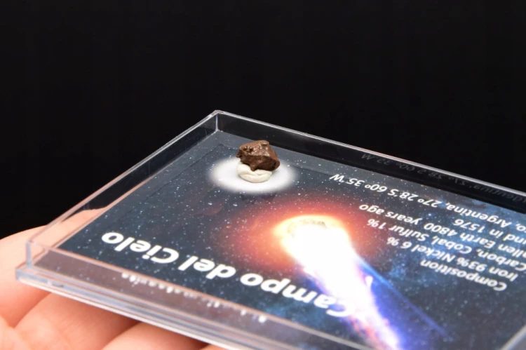 * METEORYT CAMPO DEL CIELO ŚWIETNY OKAZ W PUDEŁKU NA PREZENT NR 14 *