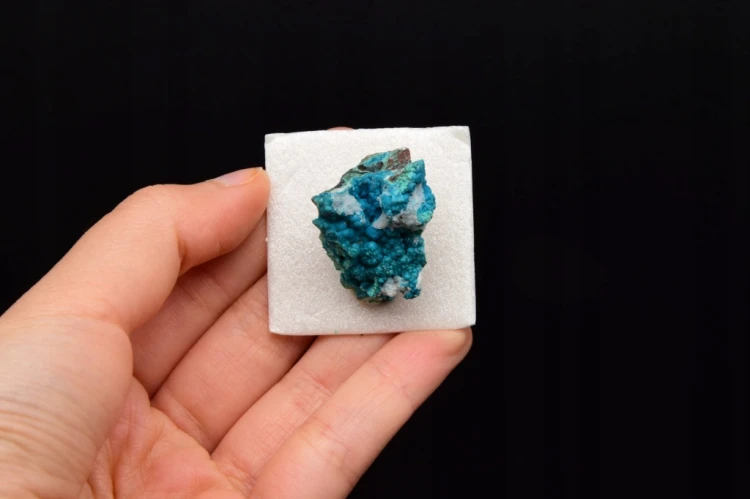 * CHRYZOKOLA PERU PRZEPIĘKNY OKAZ SUROWY MINERAŁ W PUDEŁKU NR 3 *