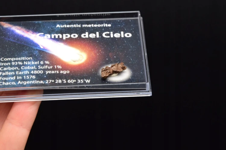 * METEORYT CAMPO DEL CIELO W PUDEŁKU Z LUPĄ DO KOLEKCJI NR 9 *