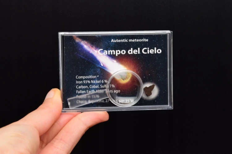 * METEORYT CAMPO DEL CIELO ŚWIETNY OKAZ W PUDEŁKU Z LUPĄ NR 4 *