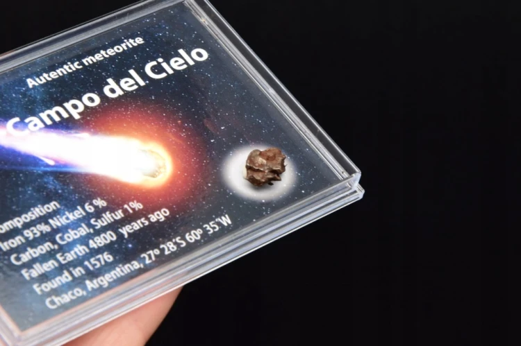* METEORYT CAMPO DEL CIELO W PUDEŁKU Z LUPĄ ORYGINALNY OKAZ NR 3 *