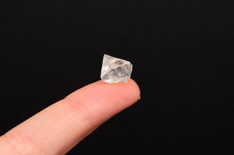 * KWARC W STYLU HERKIMER MAROKO UROKLIWY MAŁY KRYSZTAŁ W RAMCE 3D NR 7 *