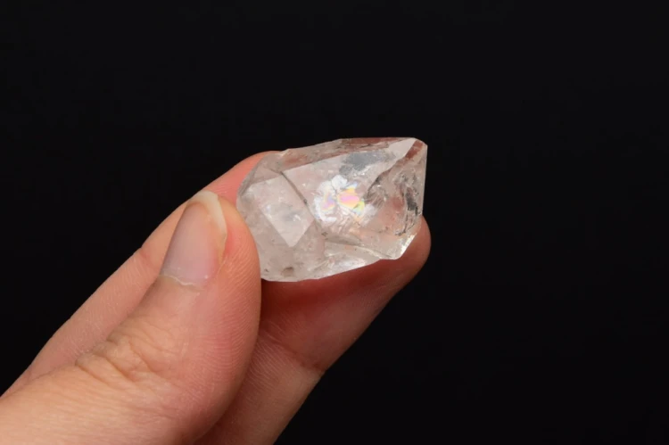 * KWARC W STYLU HERKIMER MAROKO PIĘKNY KRYSZTAŁ Z TĘCZĄ W RAMCE 3D NR 6 *