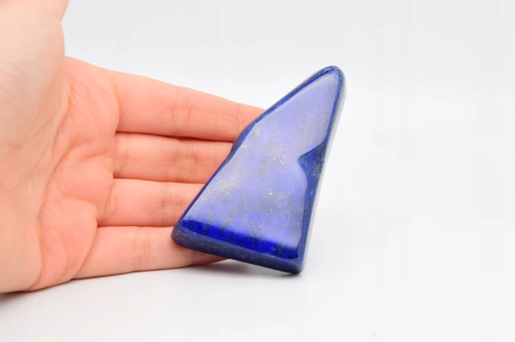 * LAPIS LAZULI AFGANISTAN ZJAWISKOWY OKAZ Z DROBINAMI PIRYTU NR 16 *